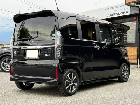 Honda N-BOX Custom