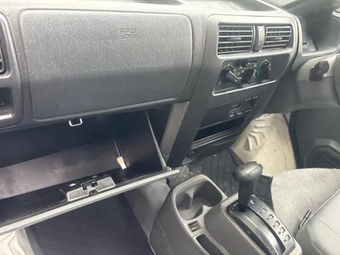 Nissan Clipper Van