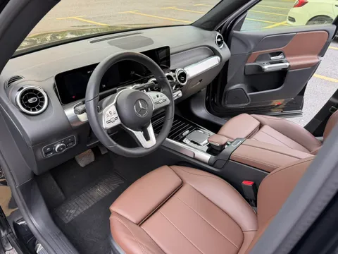 Mercedes-Benz Mercedes-Benz GLB