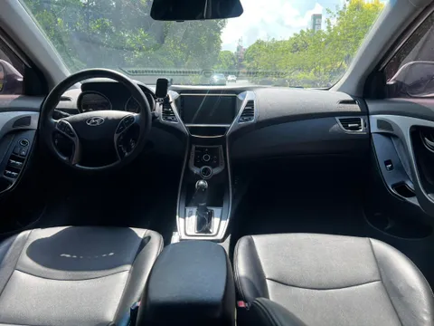 Hyundai Elantra (Avante)