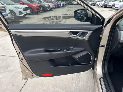 Geely Emgrand GL