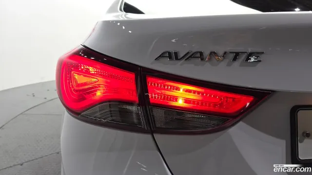 Hyundai Elantra (Avante)