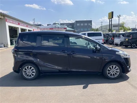 Toyota Sienta