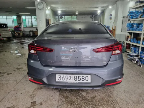Hyundai Elantra (Avante)