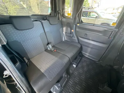 Toyota Pixis Mega
