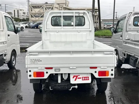 Nissan Clipper Truck
