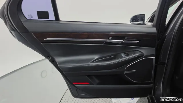 Genesis G90 (EQ900)