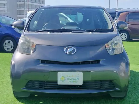Toyota iQ