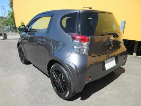 Toyota iQ