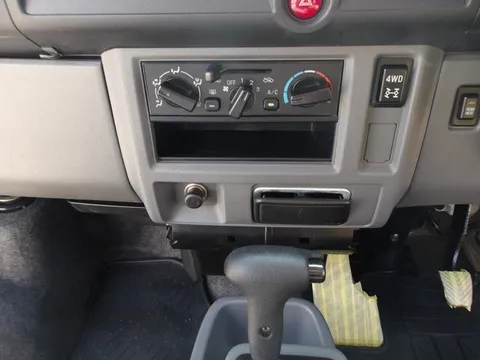 Mitsubishi Minicab Van