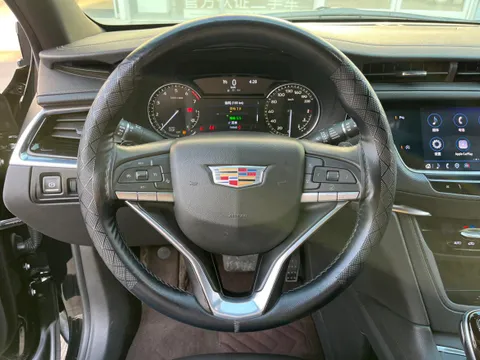 Cadillac XT6