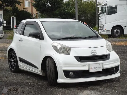 Toyota iQ
