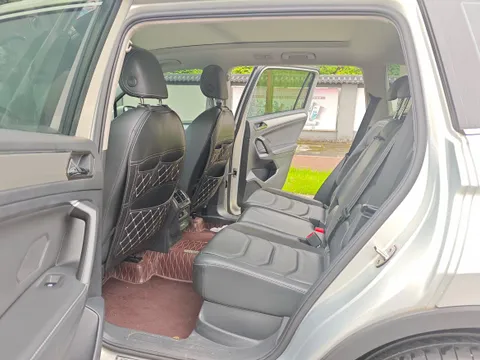 Volkswagen Tiguan L