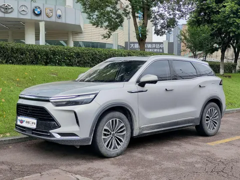BAIC X7