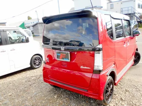 Honda N-BOX Custom