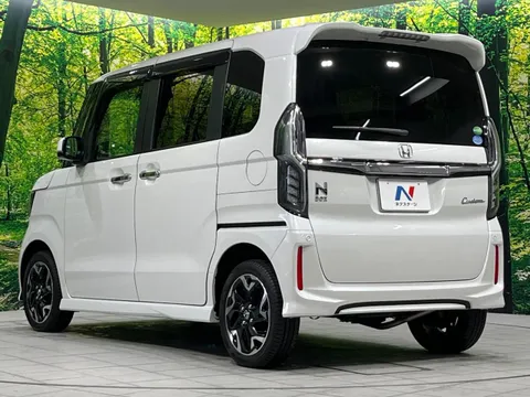 Honda N-BOX Custom