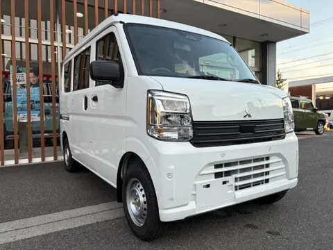 Mitsubishi Minicab Van