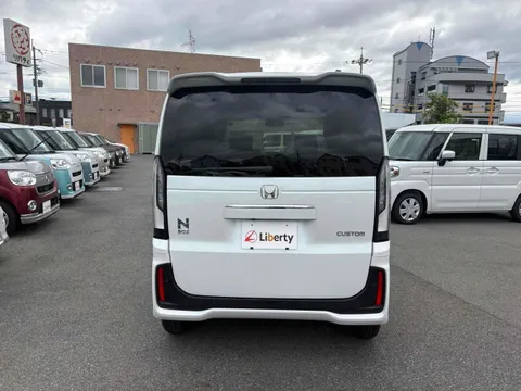 Honda N-BOX Custom