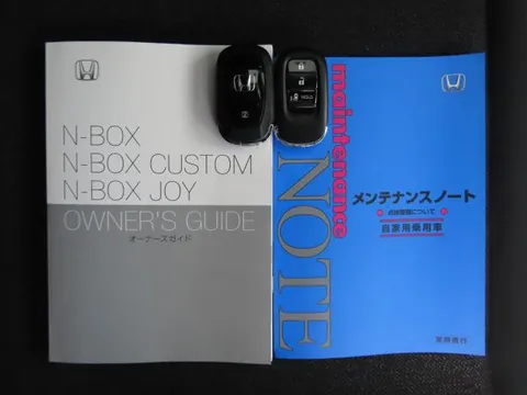 Honda N-BOX Custom