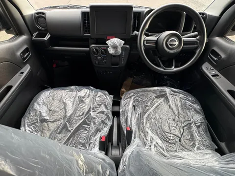 Nissan Clipper Van