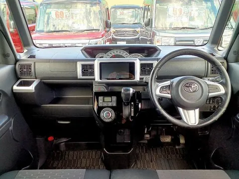 Toyota Pixis Mega