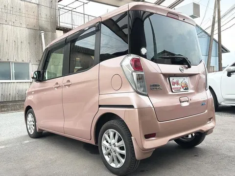 Nissan Dayz Roox