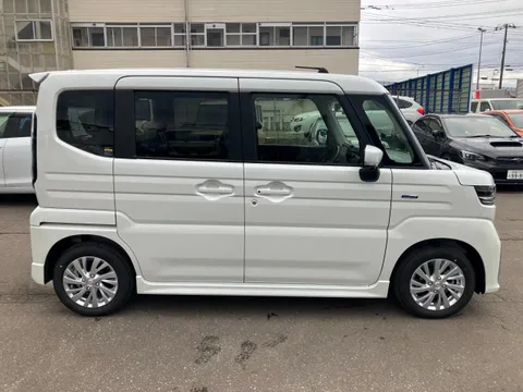 Suzuki Spacia Custom