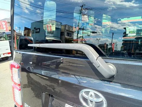 Toyota Pixis Mega