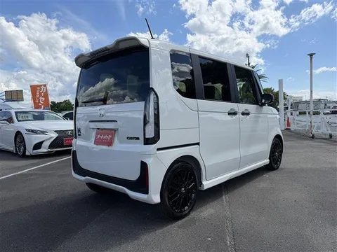 Honda N-BOX Custom