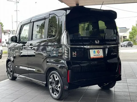 Honda N-BOX Custom