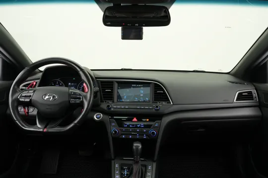 Hyundai Elantra (Avante)
