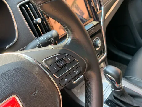 Roewe RX5