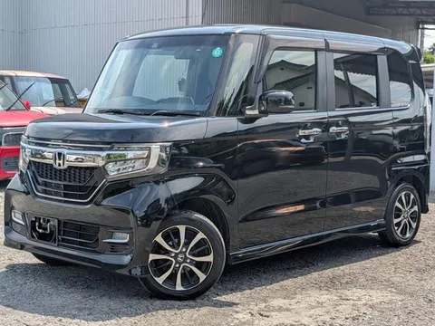 Honda N-BOX Custom