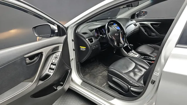 Hyundai Elantra (Avante)