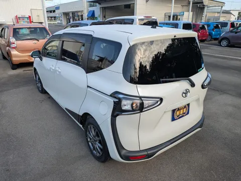 Toyota Sienta