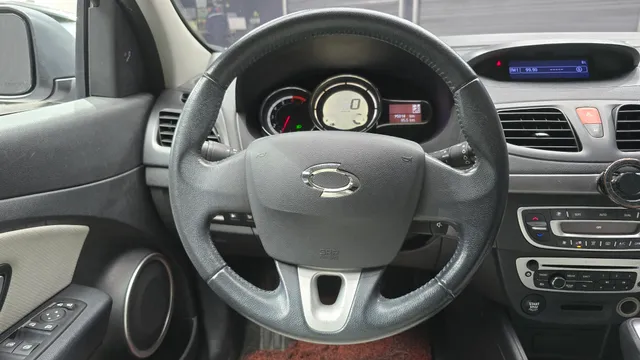 Renault SM3
