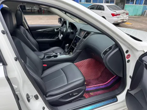 Infiniti Q50L
