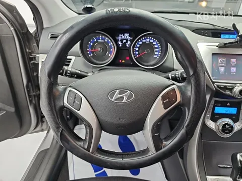 Hyundai Elantra (Avante)