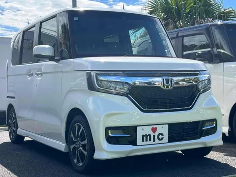 Honda N-BOX Custom