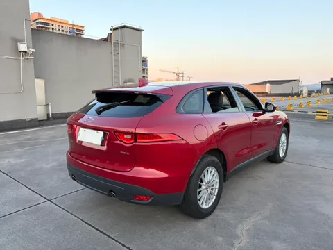 Jaguar F-Pace