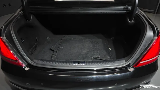 Genesis G90 (EQ900)