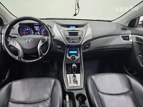 Hyundai Elantra (Avante)