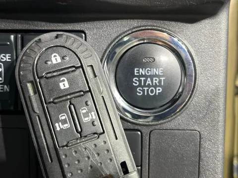 Toyota Pixis Mega