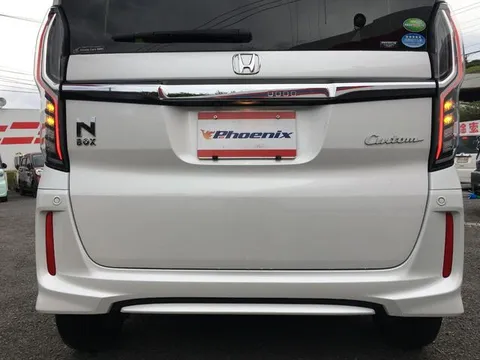 Honda N-BOX Custom