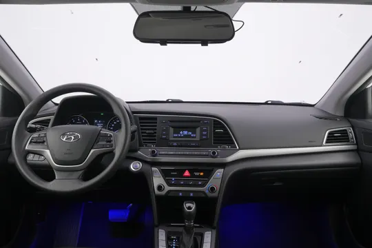 Hyundai Elantra (Avante)