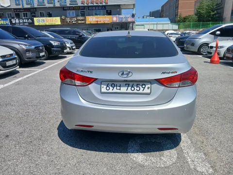 Hyundai Elantra (Avante)