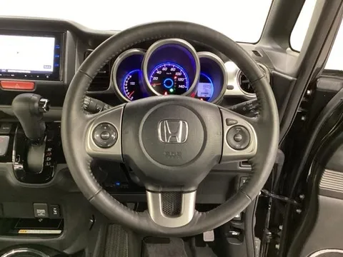 Honda N-BOX Slash