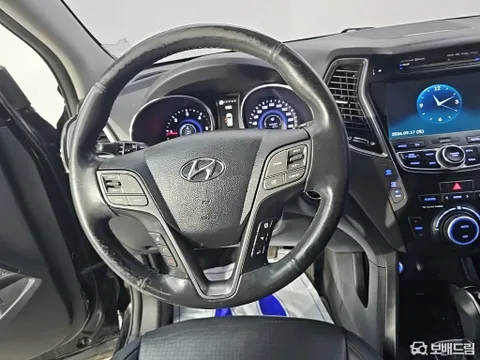 Hyundai Grand Santa Fe (Maxcruz)