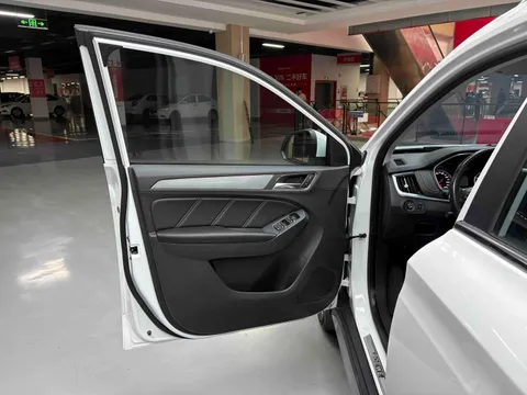 Roewe RX5