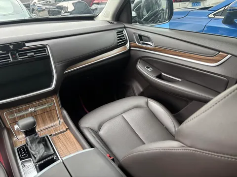 Roewe RX8